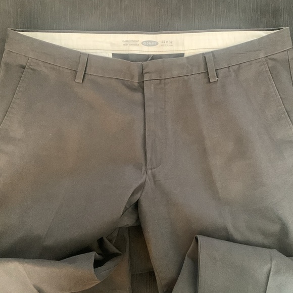 Gently used Old Navy “Classic Straight” pant Waist 42 Length 32 - Picture 3 of 8